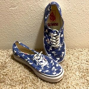 Blue snoopy print vans
